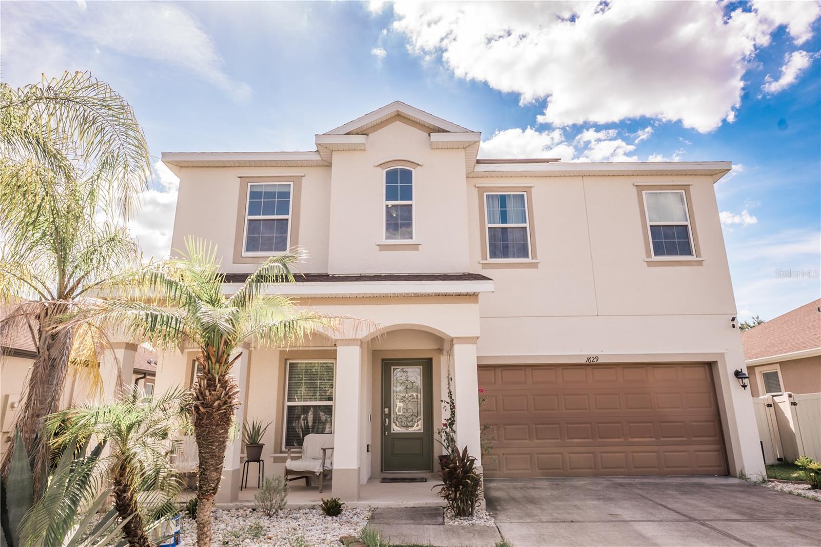 Single Family Residence in WESLEY CHAPEL, FL - Daniel Dourado