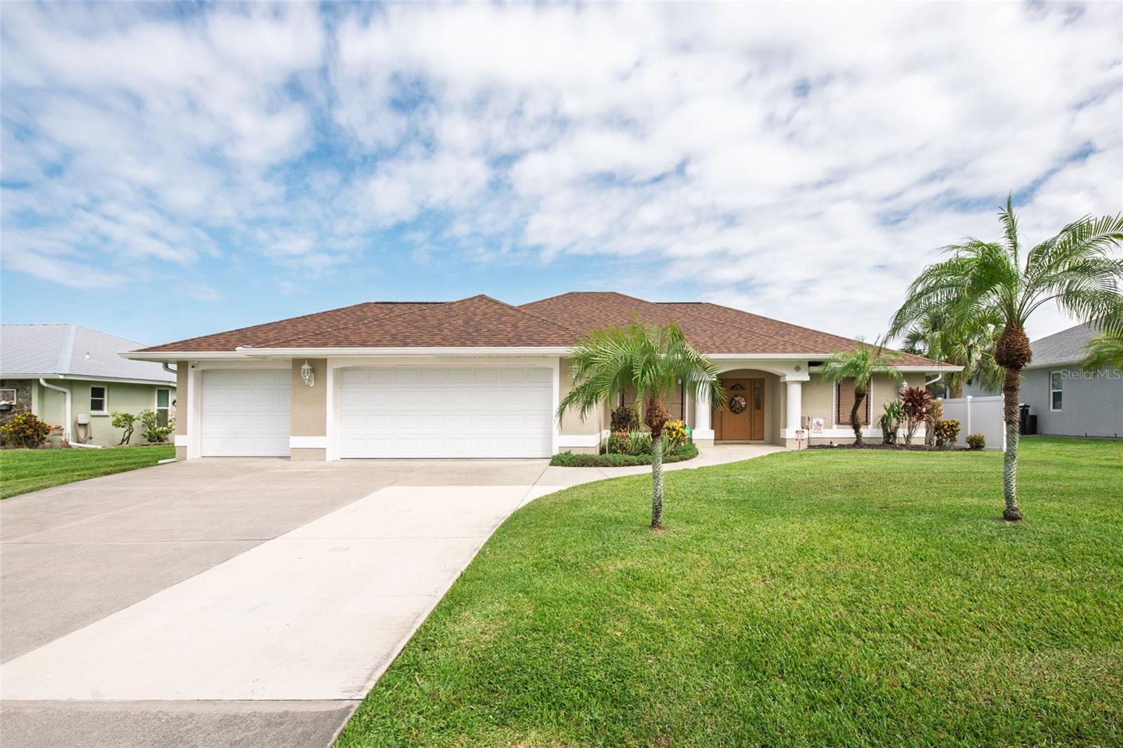 Single Family Residence em ENGLEWOOD, FL - Daniel Dourado