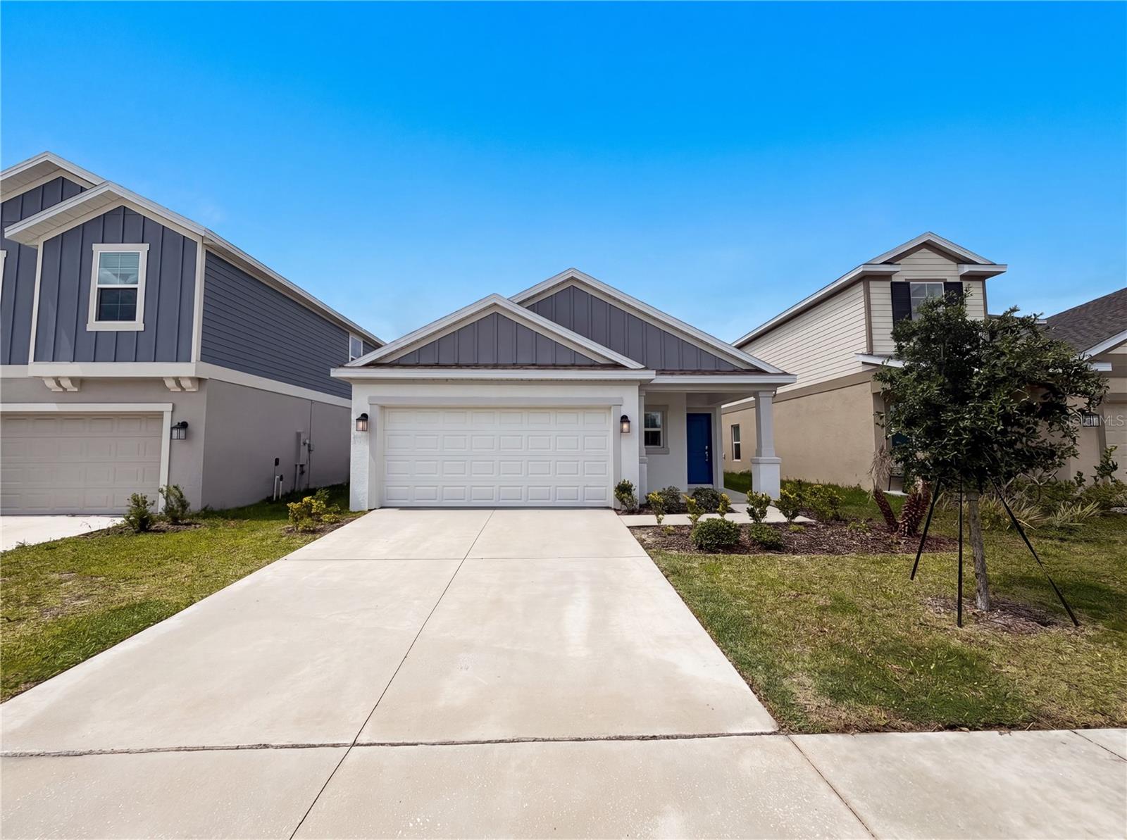 Single Family Residence in DAVENPORT, FL - Daniel Dourado