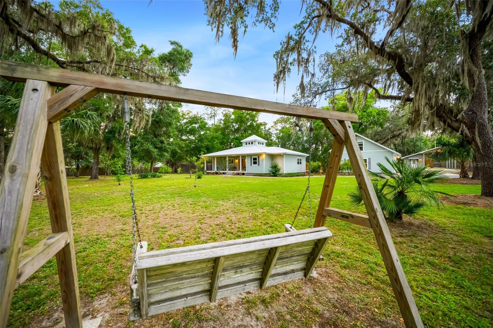 Single Family Residence in GAINESVILLE, FL - Daniel Dourado
