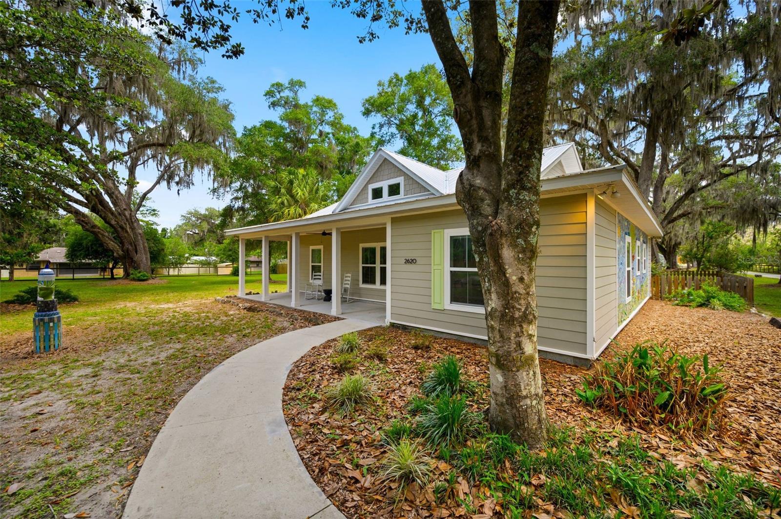 Single Family Residence in GAINESVILLE, FL - Daniel Dourado