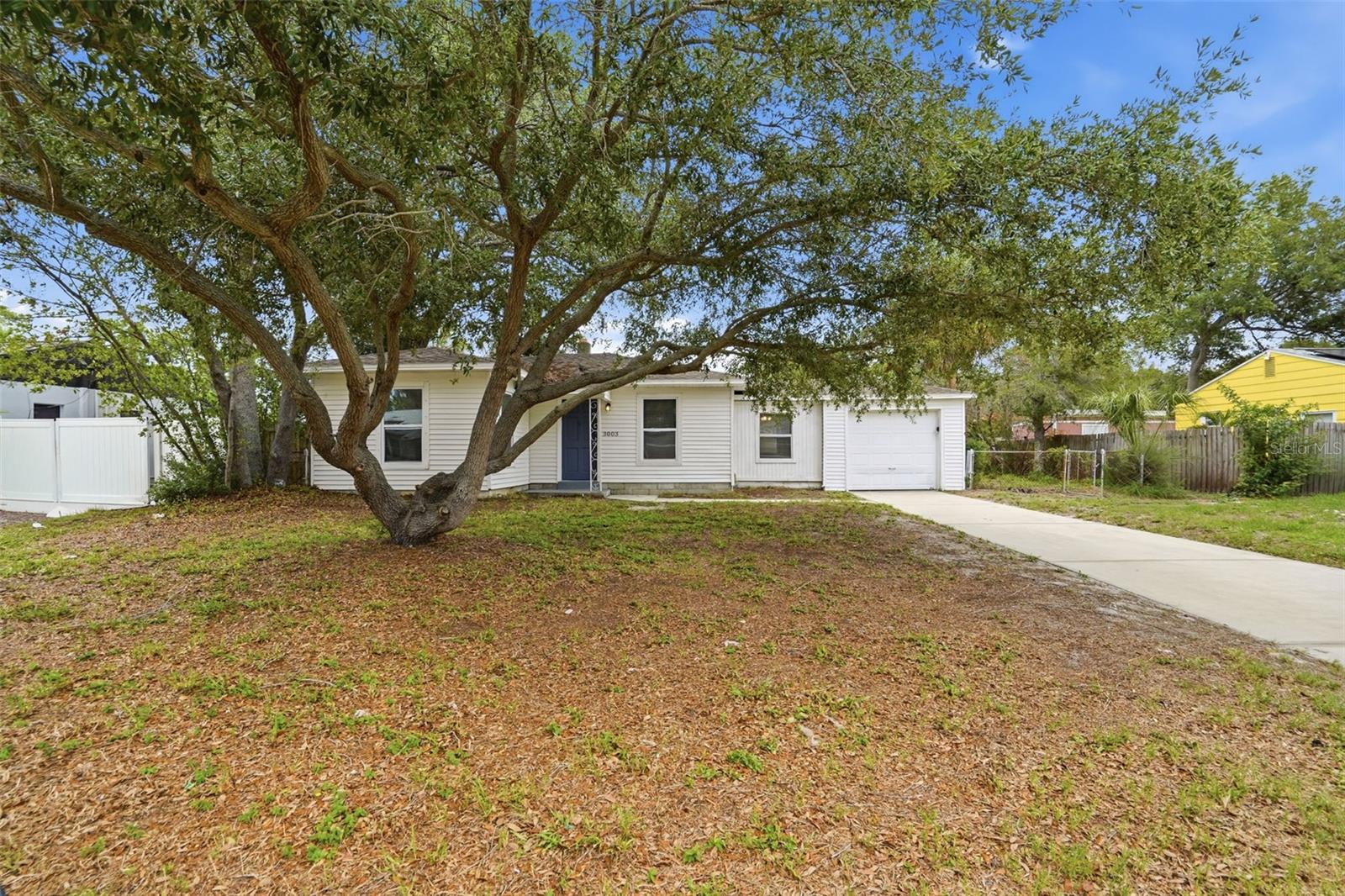 Single Family Residence in TAMPA, FL - Daniel Dourado
