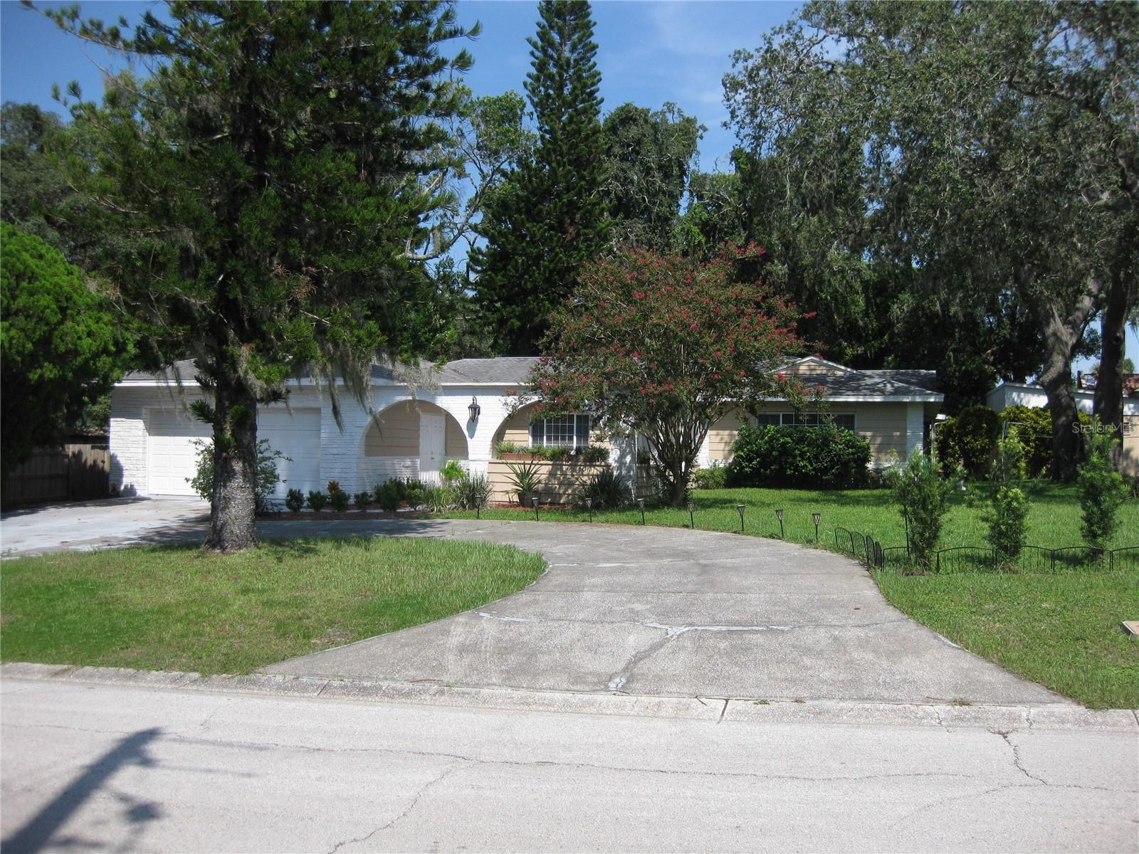 Single Family Residence in NEW PORT RICHEY, FL - Daniel Dourado