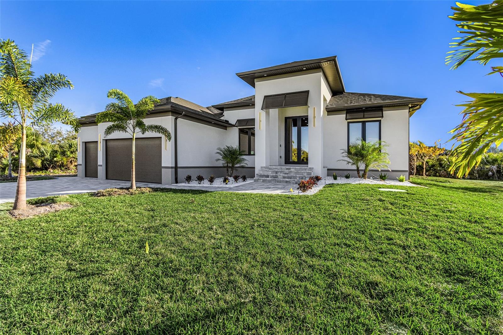Single Family Residence in PORT CHARLOTTE, FL - Daniel Dourado