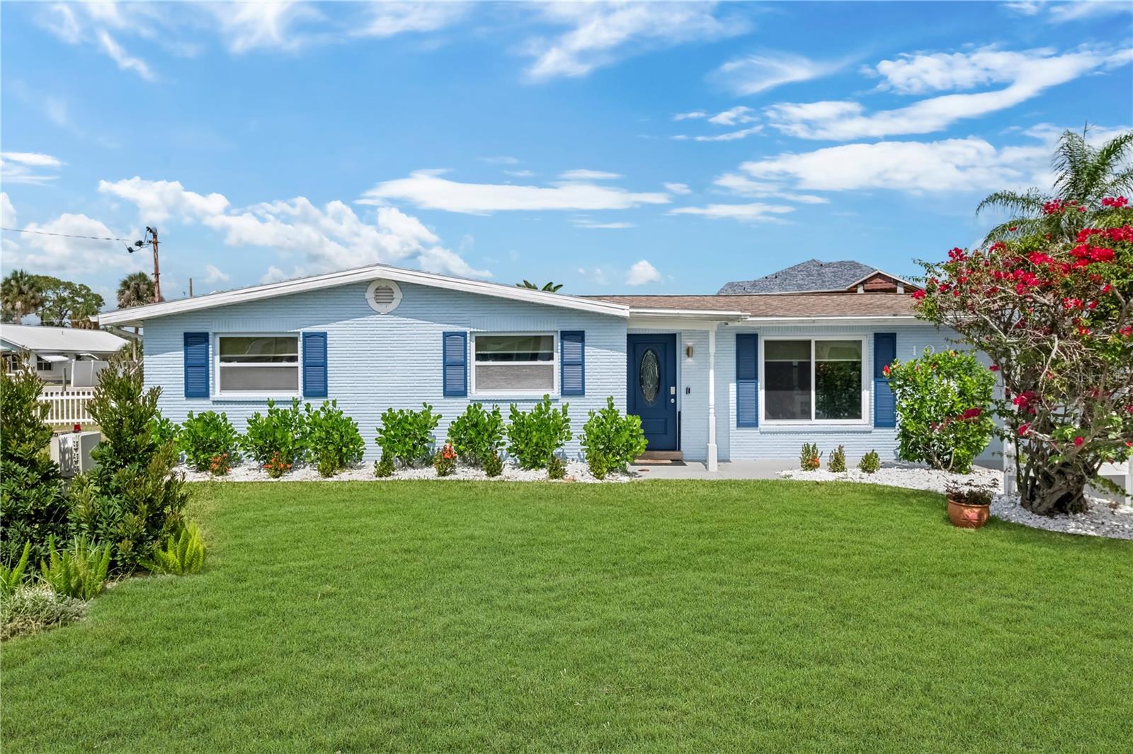 Single Family Residence in RUSKIN, FL - Daniel Dourado
