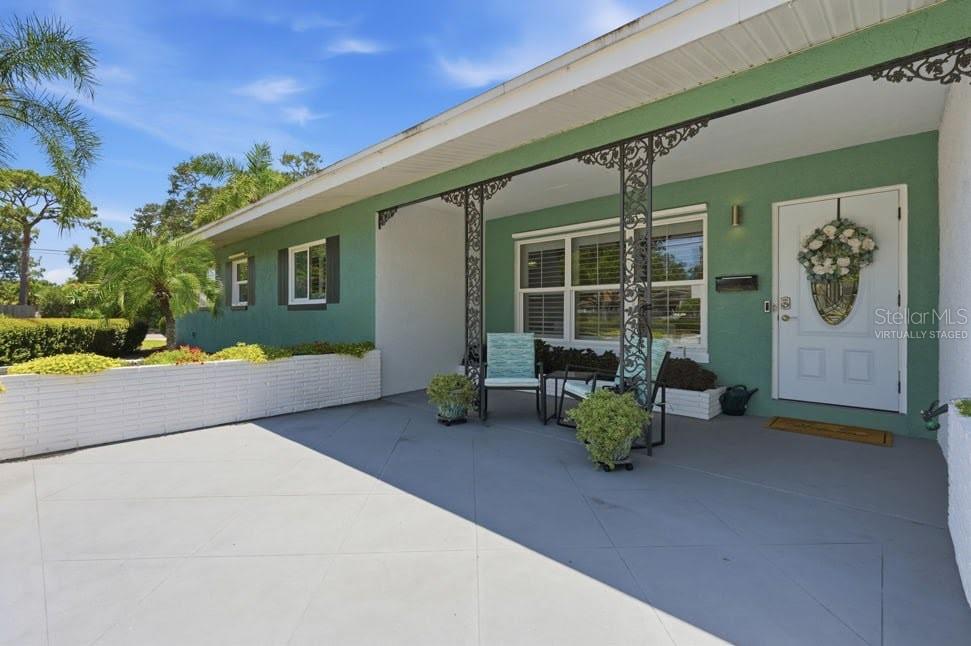 Single Family Residence em ST PETERSBURG, FL - Daniel Dourado