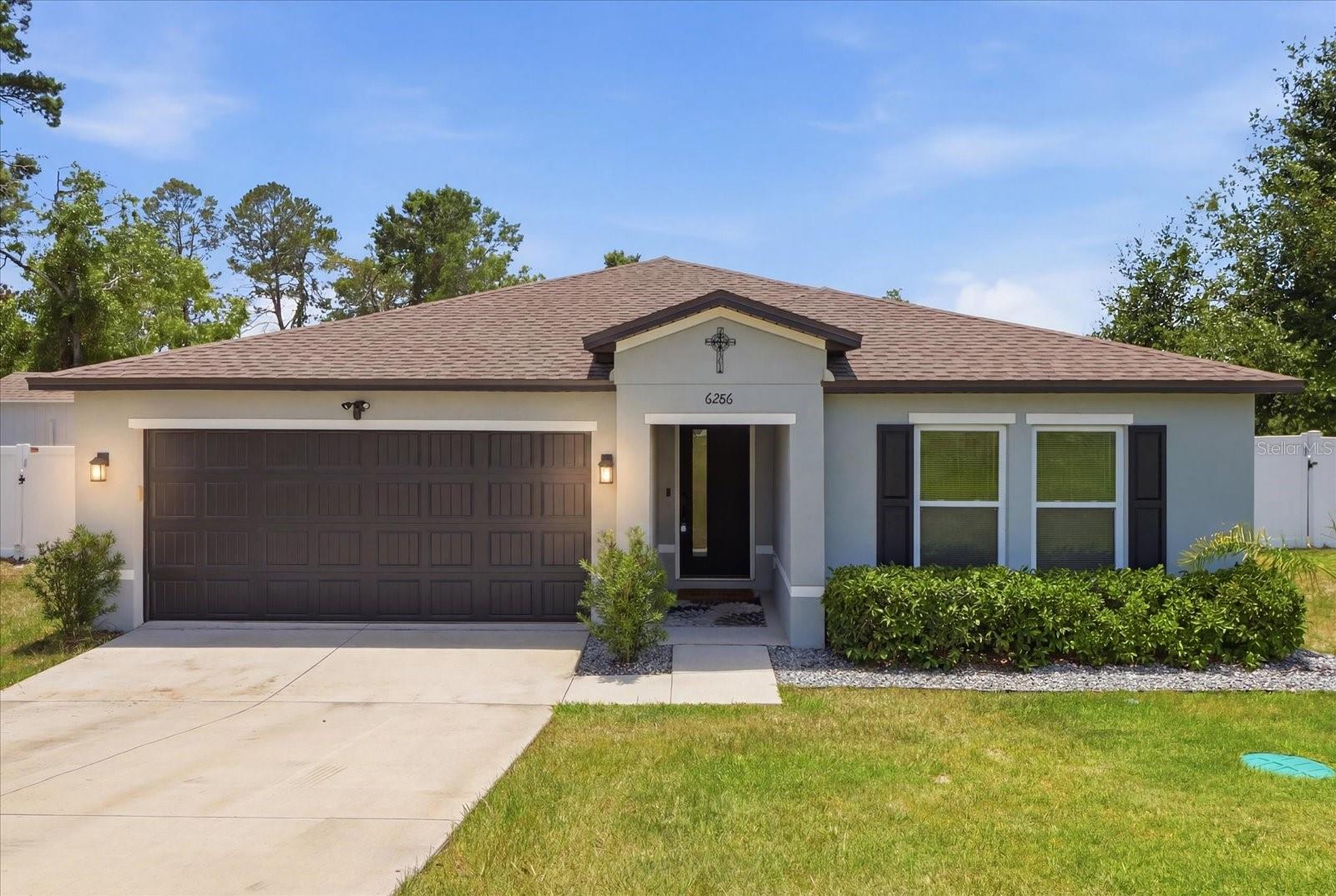 Single Family Residence em SPRING HILL, FL - Daniel Dourado