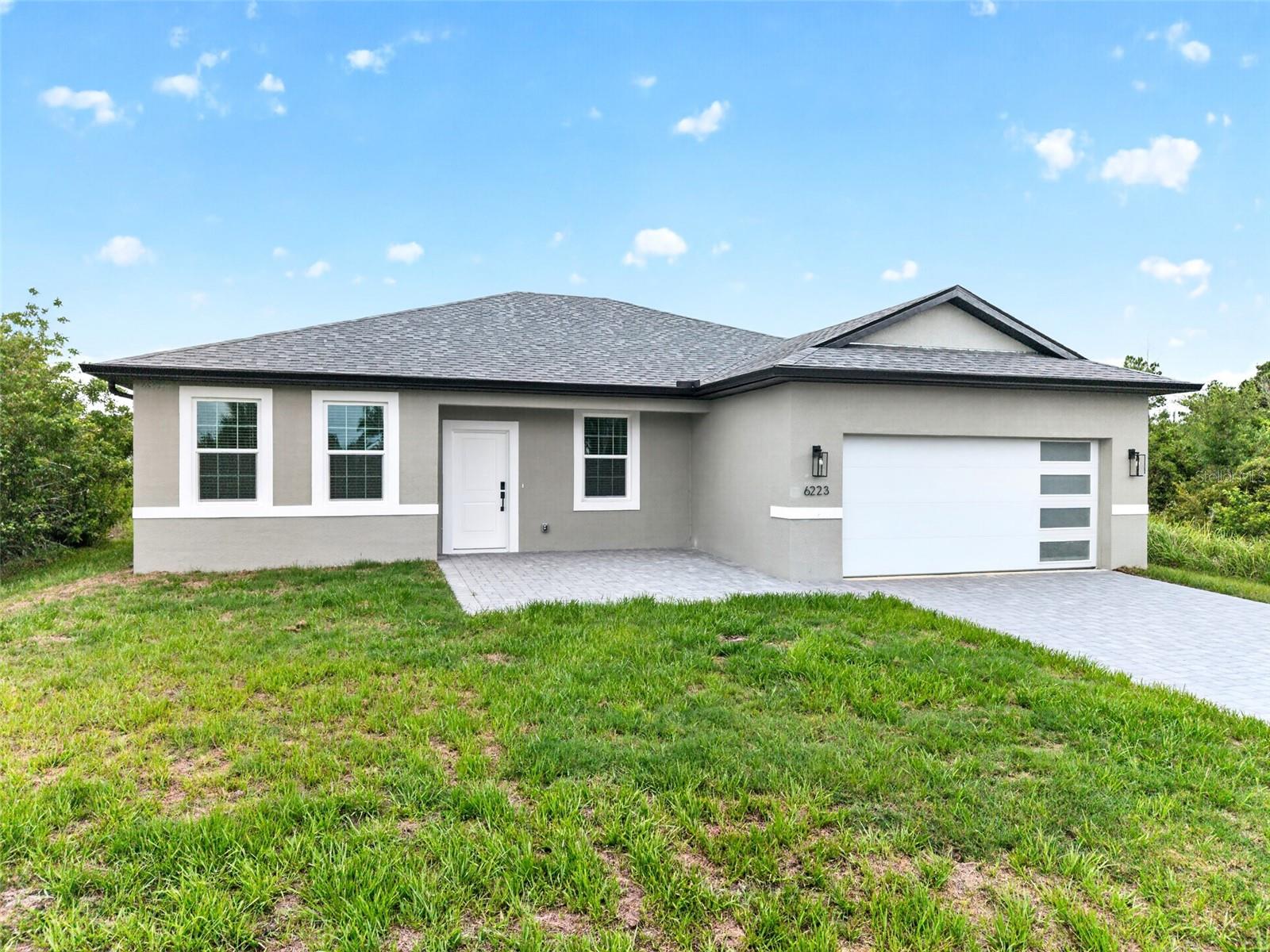 Single Family Residence in PORT CHARLOTTE, FL - Daniel Dourado