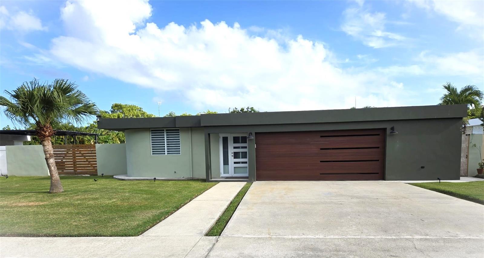 Single Family Residence in CEIBA, PR - Daniel Dourado