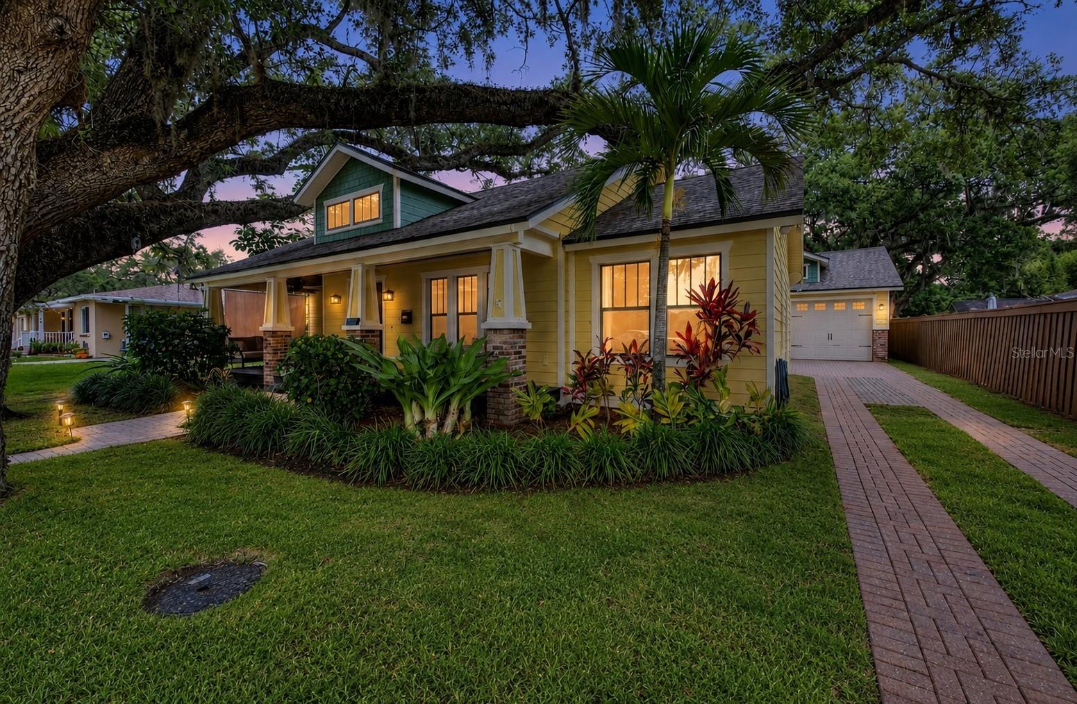 Single Family Residence in TAMPA, FL - Daniel Dourado
