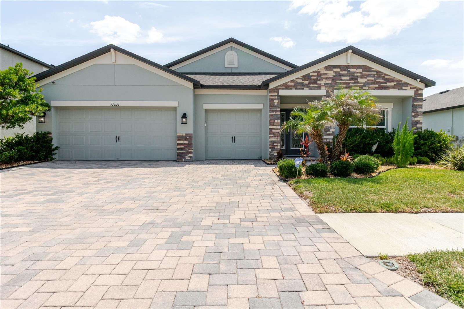 Single Family Residence em SPRING HILL, FL - Daniel Dourado