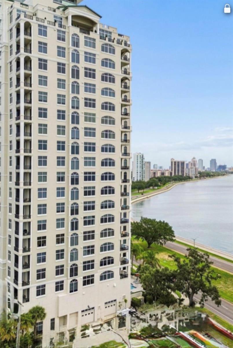 Condominium in TAMPA, FL - Daniel Dourado