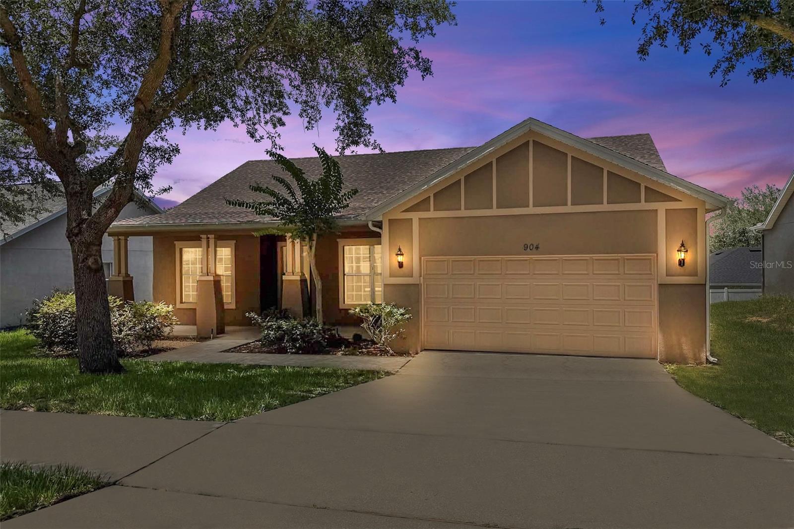 Single Family Residence in MINNEOLA, FL - Daniel Dourado