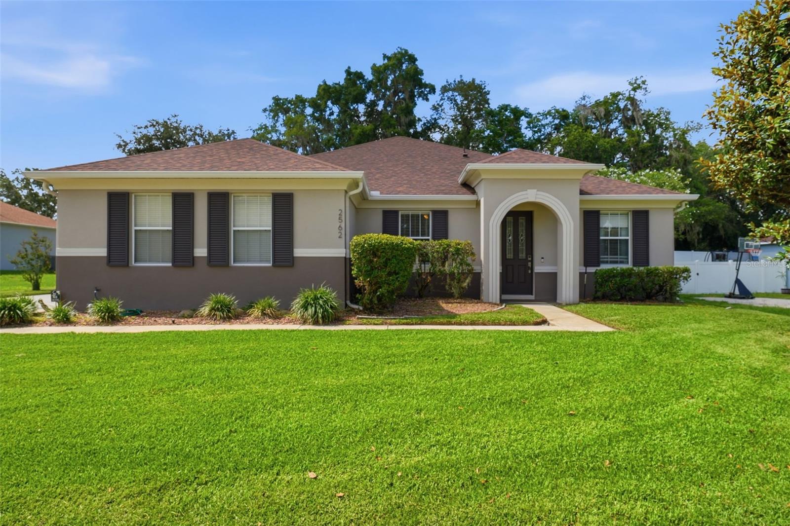 Single Family Residence in APOPKA, FL - Daniel Dourado