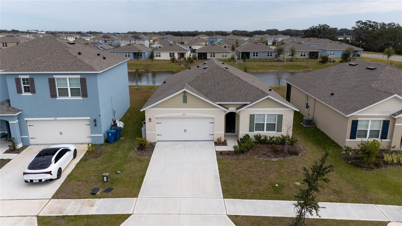 Single Family Residence in DAVENPORT, FL - Daniel Dourado