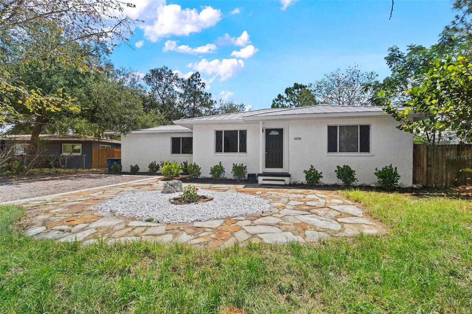 Single Family Residence in TAMPA, FL - Daniel Dourado