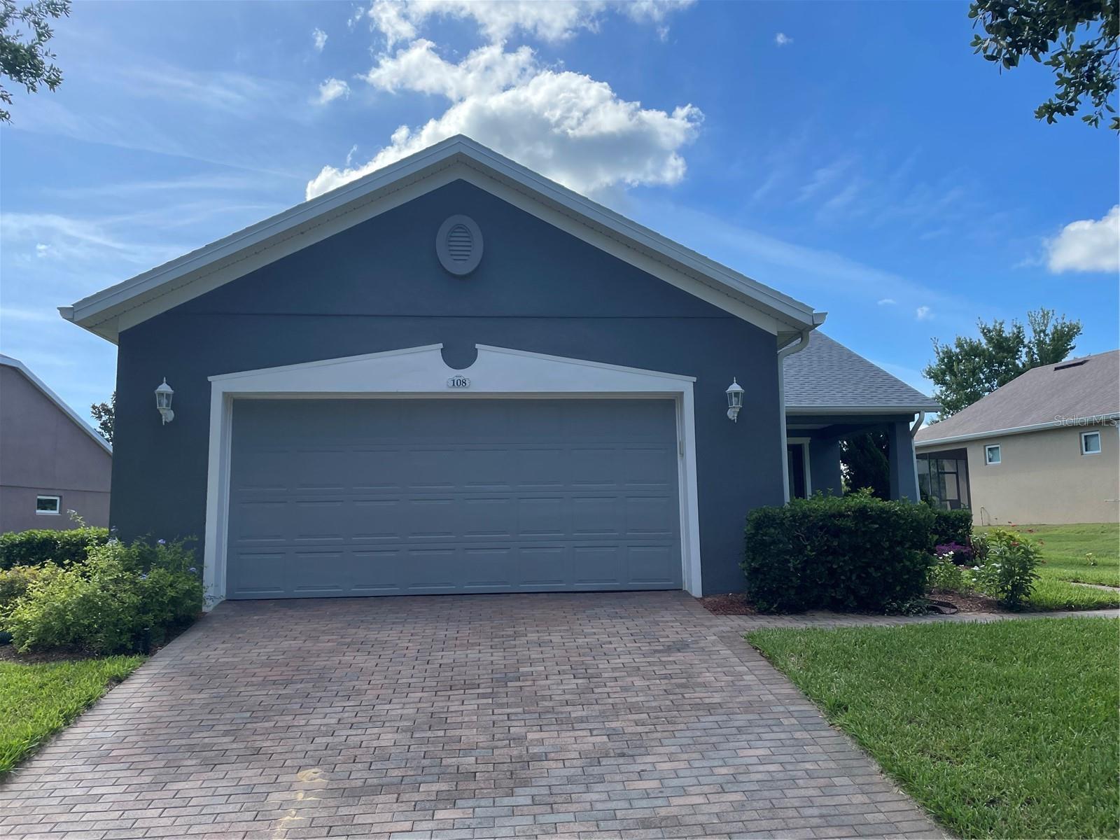Single Family Residence in GROVELAND, FL - Daniel Dourado