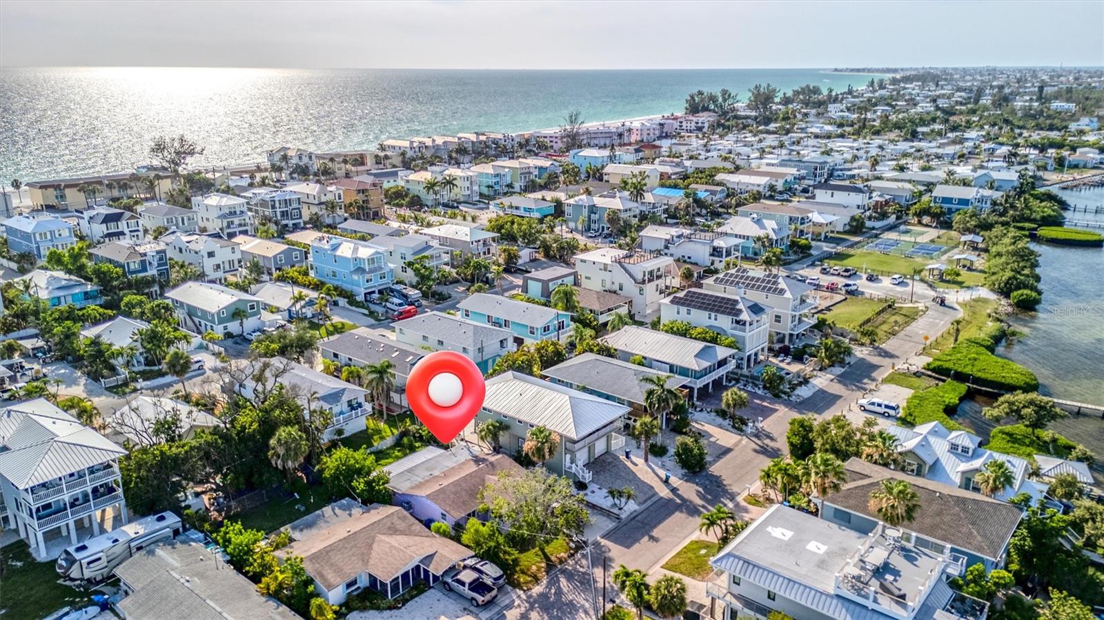 Single Family Residence em BRADENTON BEACH, FL - Daniel Dourado