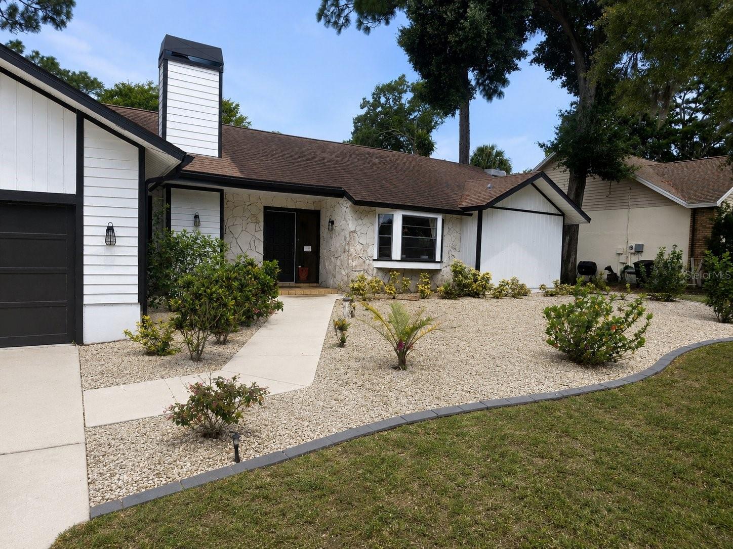 Single Family Residence in PALM HARBOR, FL - Daniel Dourado