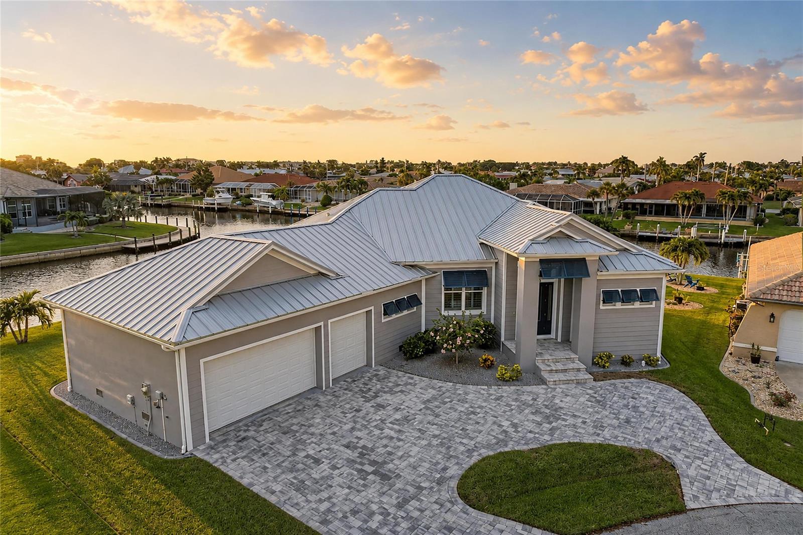 Single Family Residence in PUNTA GORDA, FL - Daniel Dourado