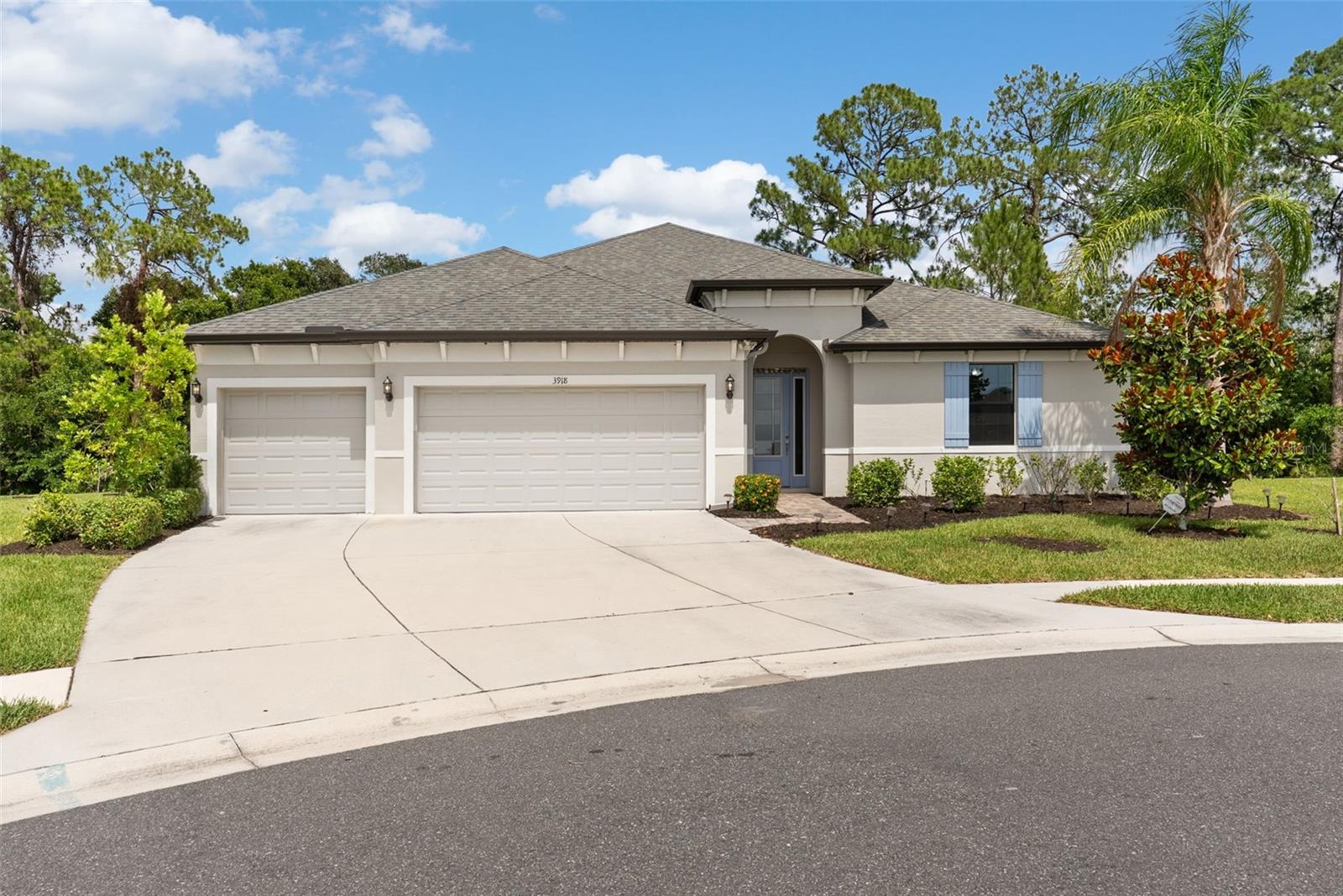 Single Family Residence in SUN CITY CENTER, FL - Daniel Dourado