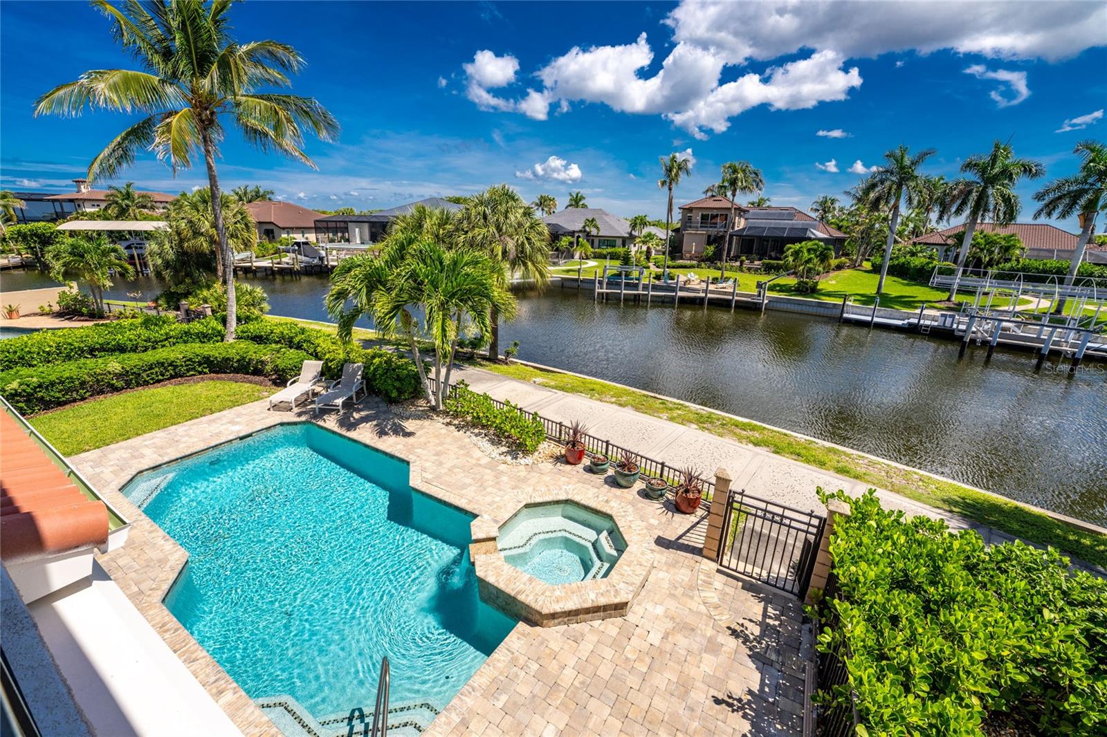 Single Family Residence in PUNTA GORDA, FL - Daniel Dourado