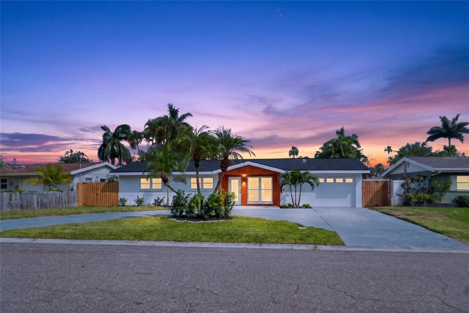 Single Family Residence em ST PETERSBURG, FL - Daniel Dourado