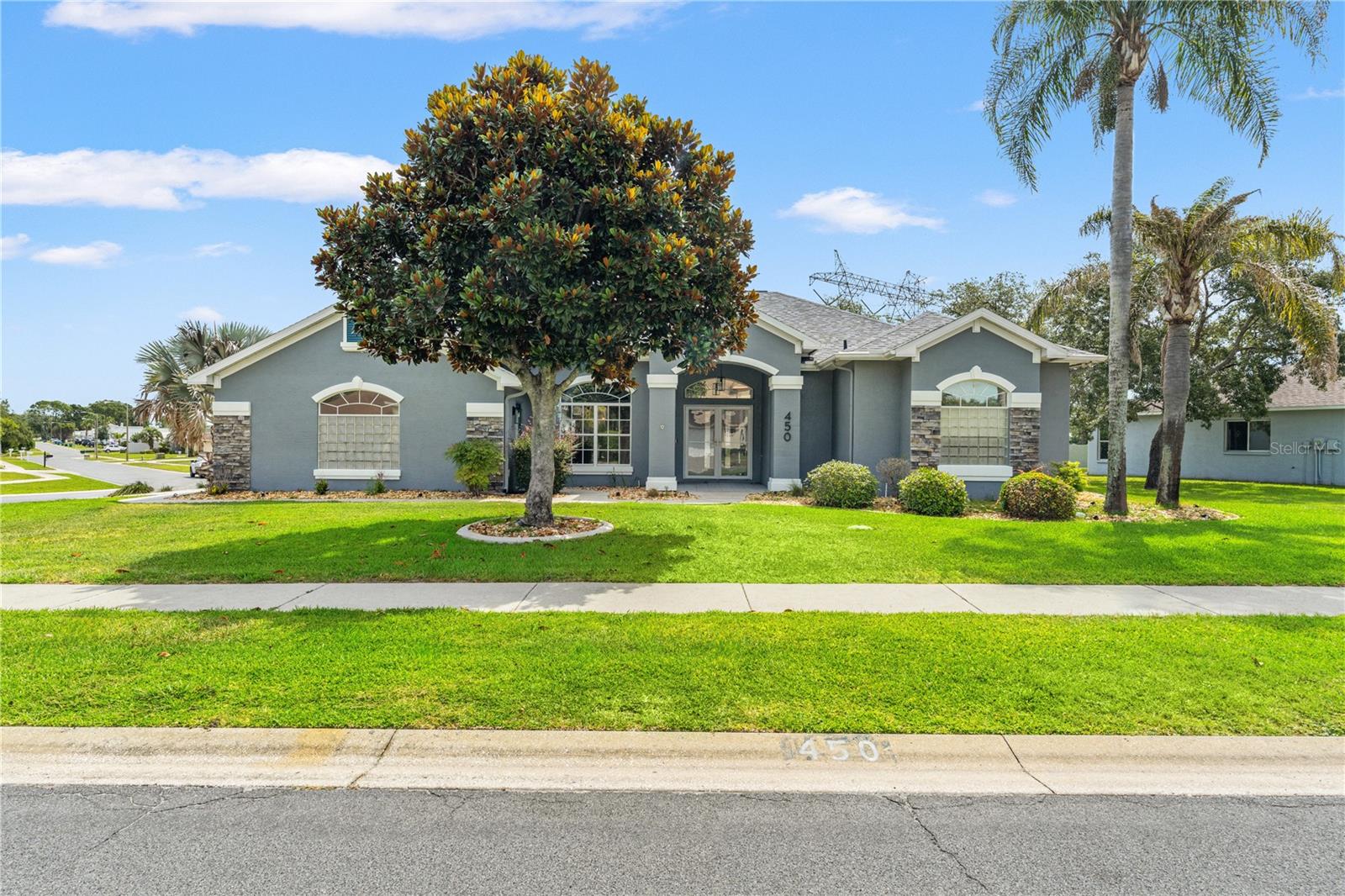 Single Family Residence em SPRING HILL, FL - Daniel Dourado