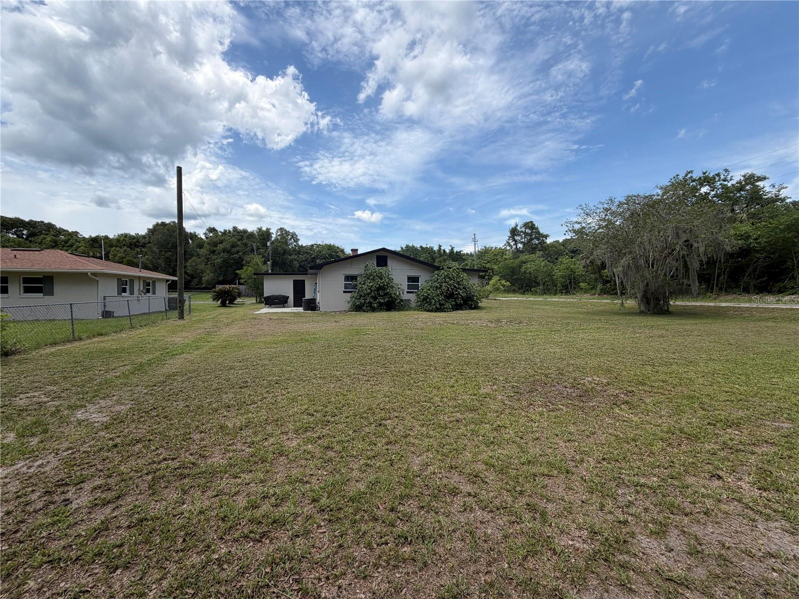 Single Family Residence em DELAND, FL - Daniel Dourado