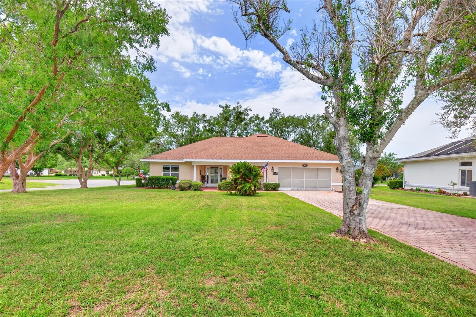 Single Family Residence in SUMMERFIELD, FL - Daniel Dourado