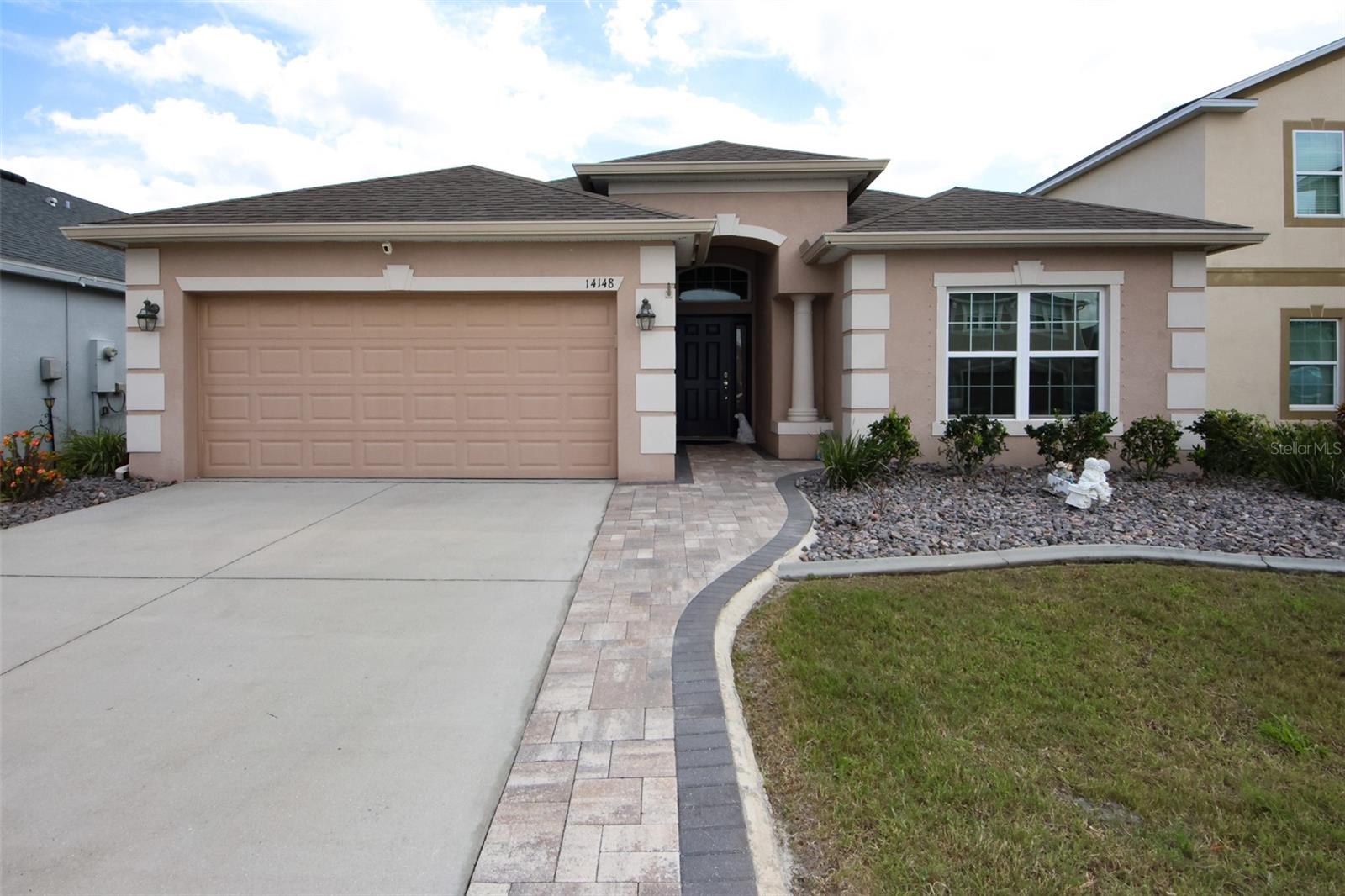 Single Family Residence in SPRING HILL, FL - Daniel Dourado
