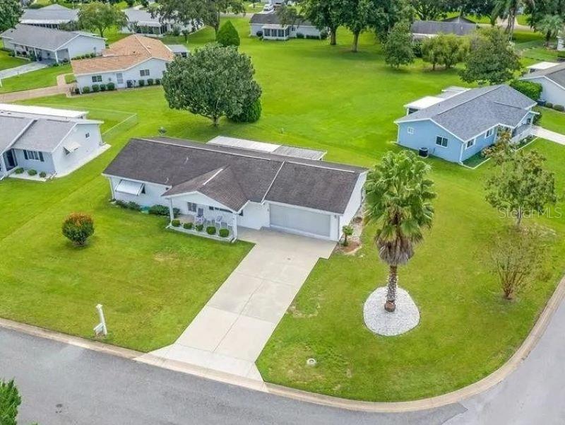 Single Family Residence in SUMMERFIELD, FL - Daniel Dourado