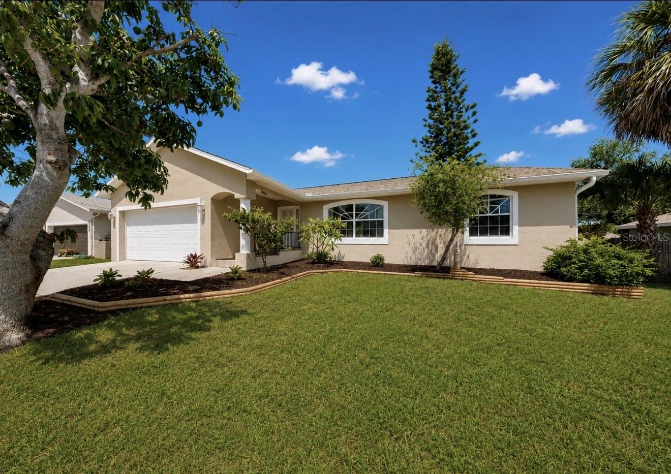 Single Family Residence em APOLLO BEACH, FL - Daniel Dourado