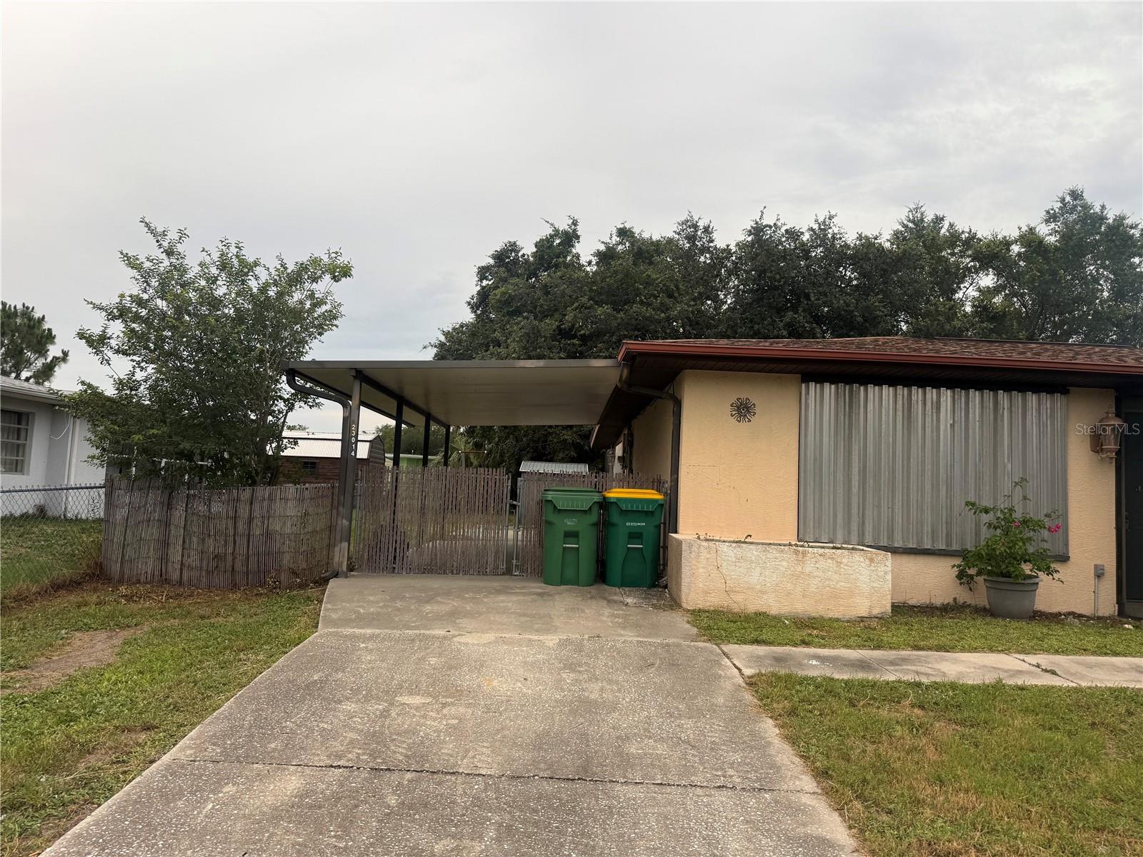 Single Family Residence in PORT CHARLOTTE, FL - Daniel Dourado
