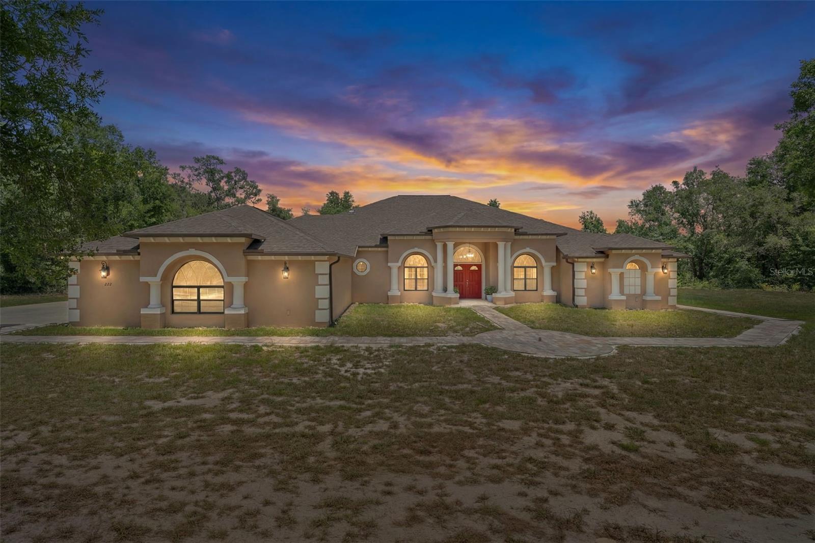 Single Family Residence em SPRING HILL, FL - Daniel Dourado