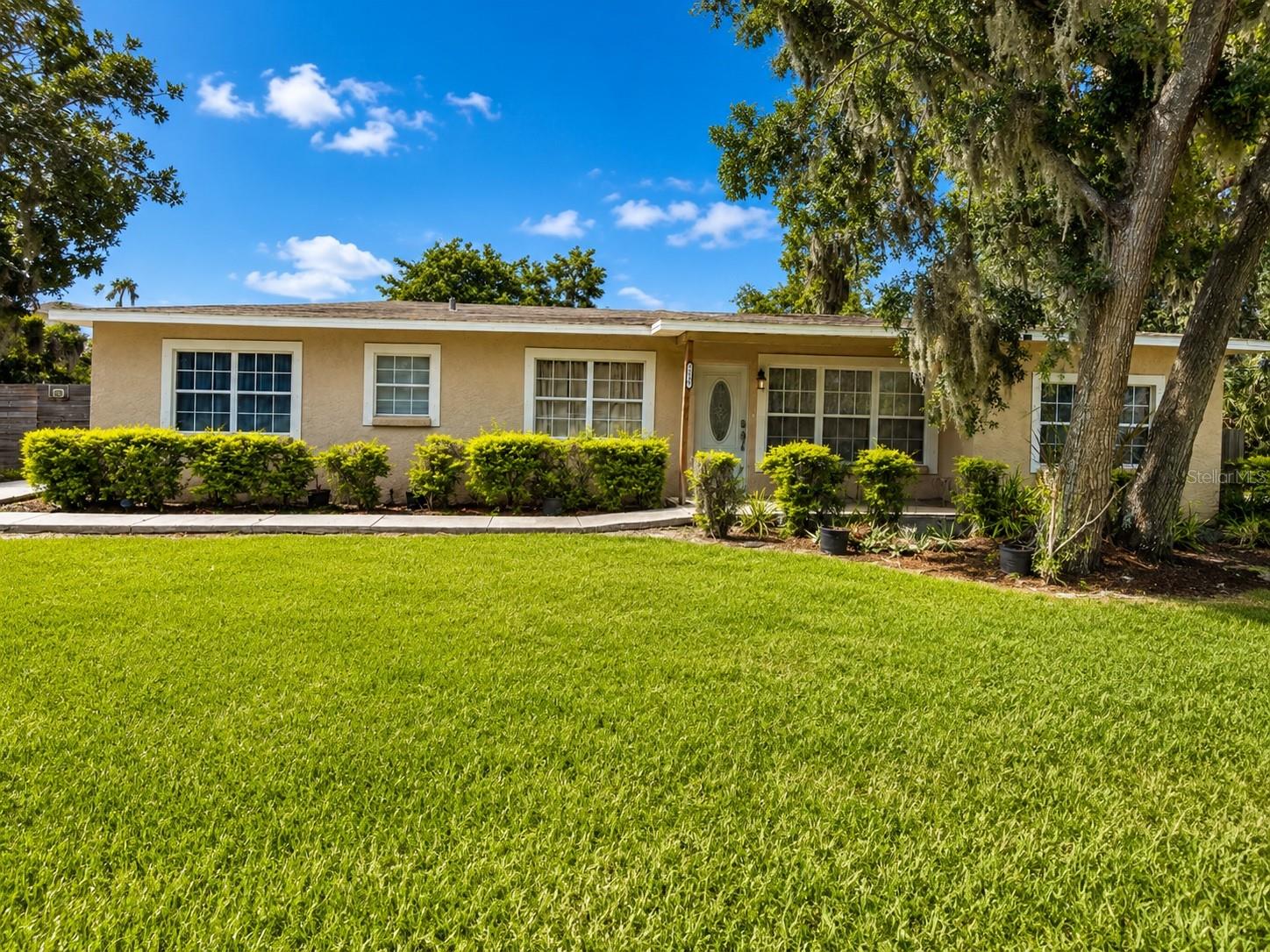 Single Family Residence in PLANT CITY, FL - Daniel Dourado