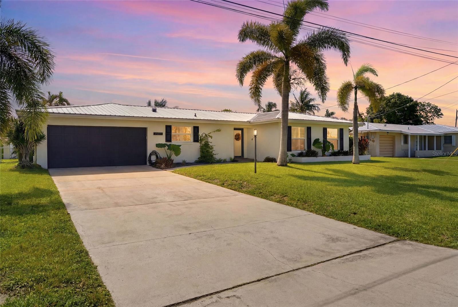 Single Family Residence in CAPE CORAL, FL - Daniel Dourado