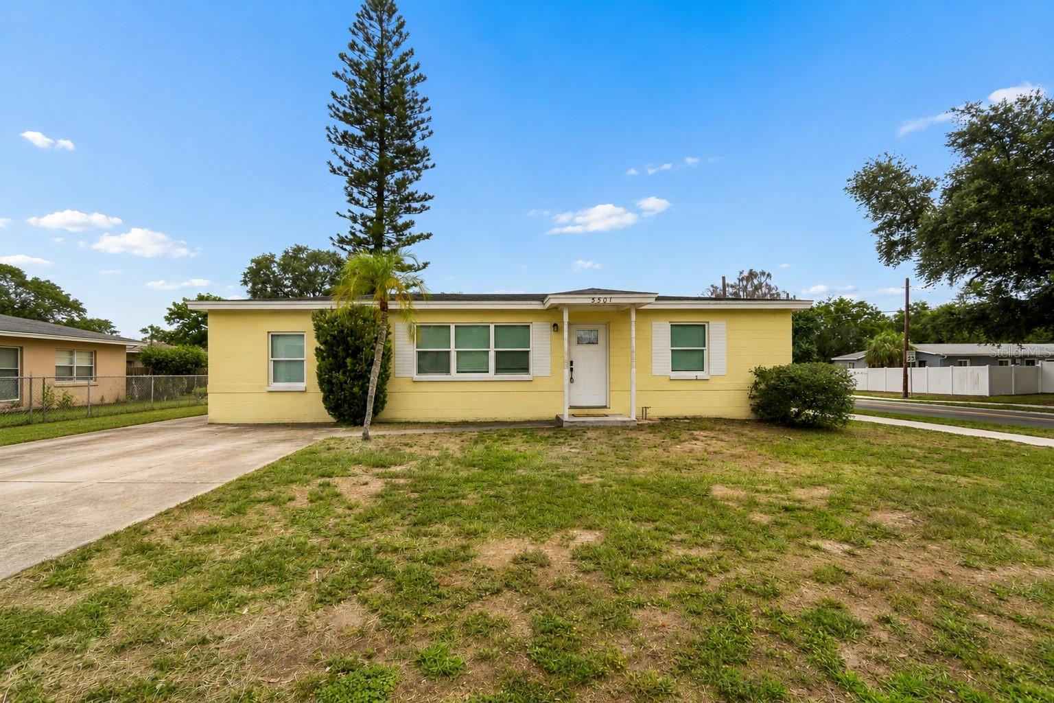 Single Family Residence em PINELLAS PARK, FL - Daniel Dourado