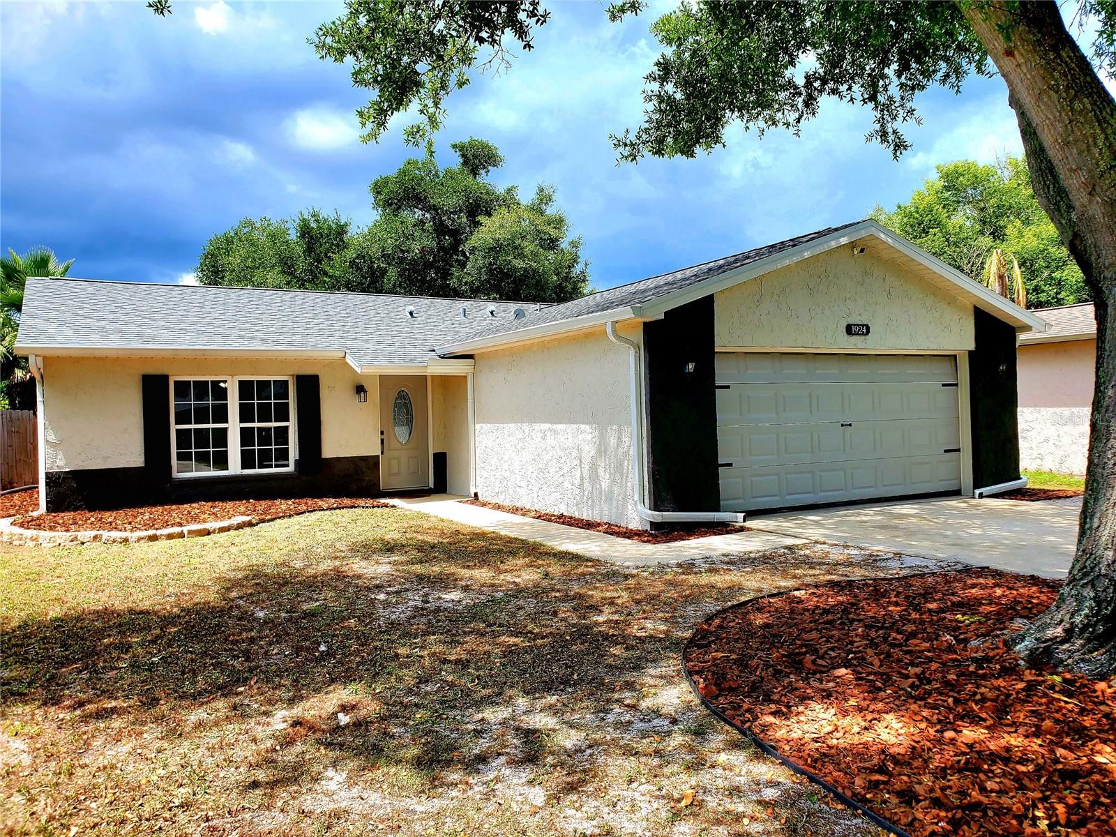 Single Family Residence em OLDSMAR, FL - Daniel Dourado
