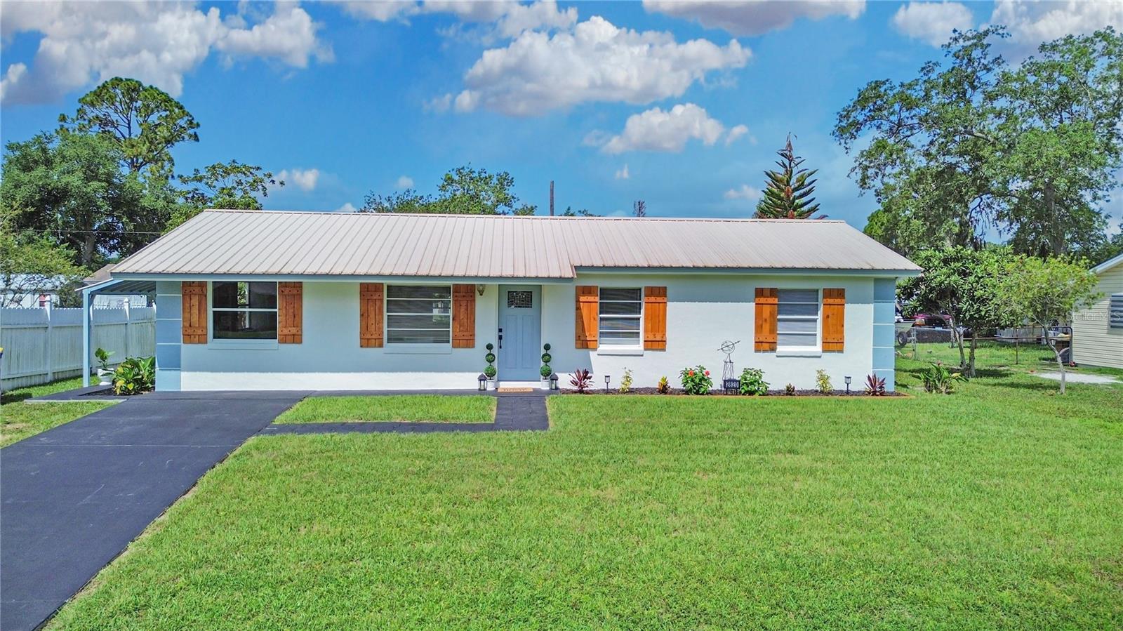 Single Family Residence in EDGEWATER, FL - Daniel Dourado