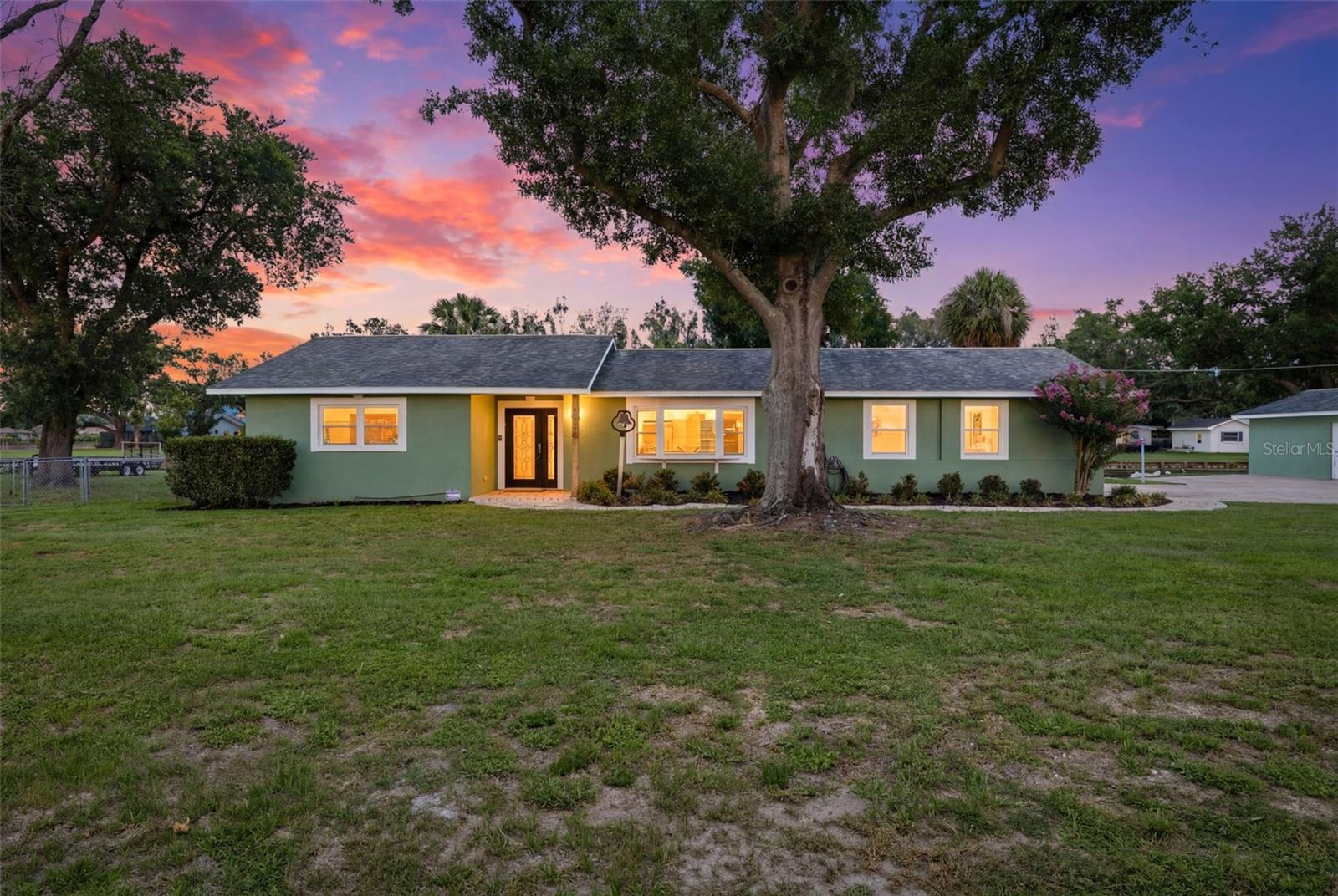 Single Family Residence in GIBSONTON, FL - Daniel Dourado
