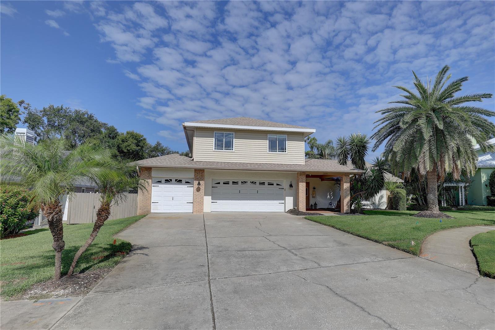 Single Family Residence em SEMINOLE, FL - Daniel Dourado