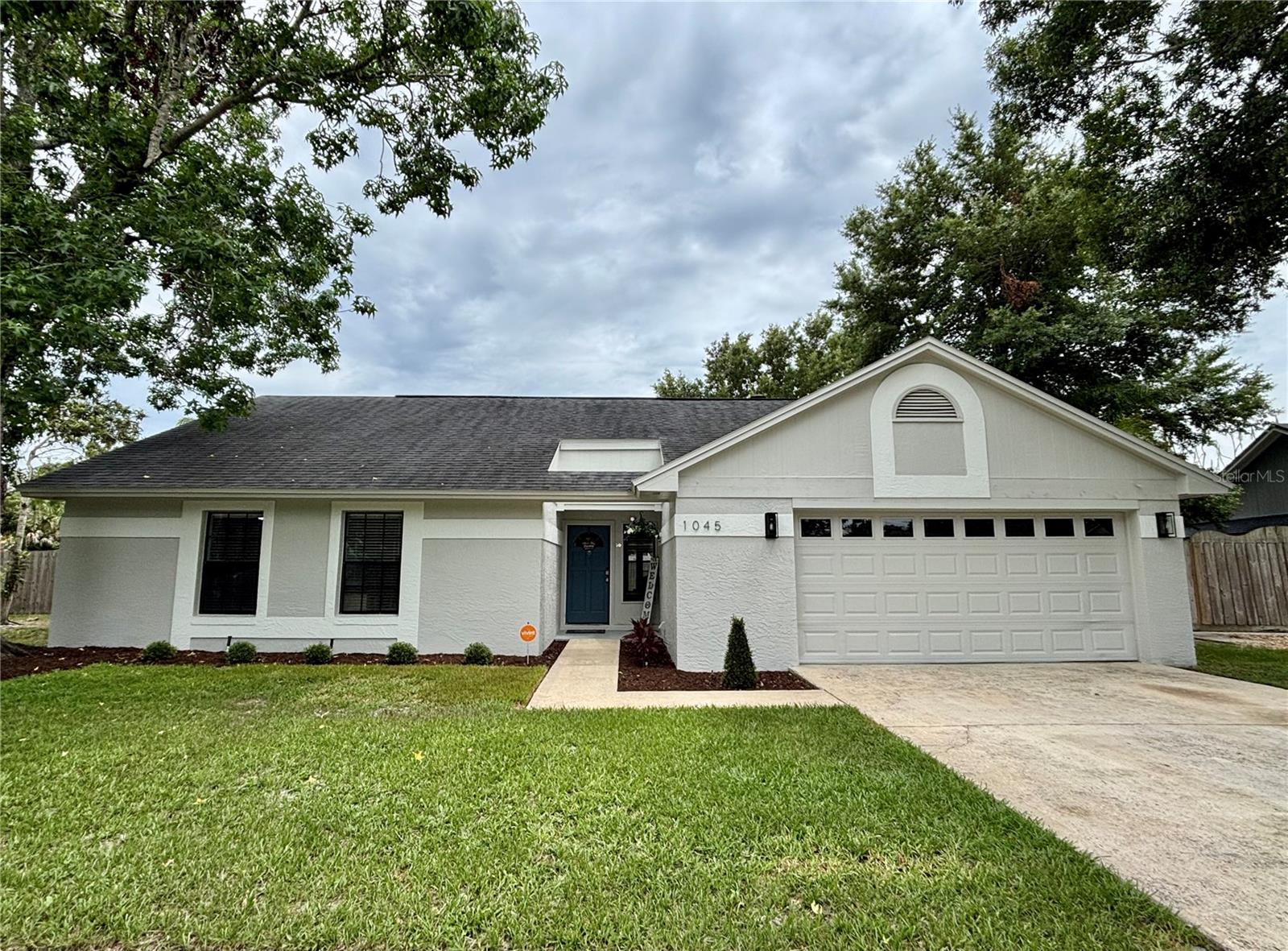 Single Family Residence in OVIEDO, FL - Daniel Dourado