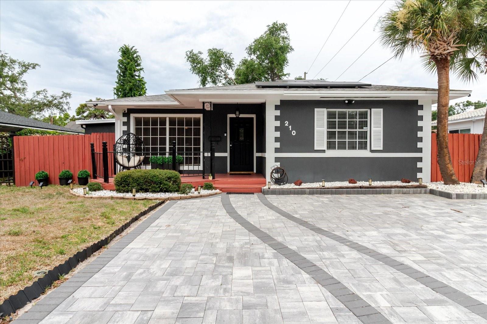 Single Family Residence em ST PETERSBURG, FL - Daniel Dourado