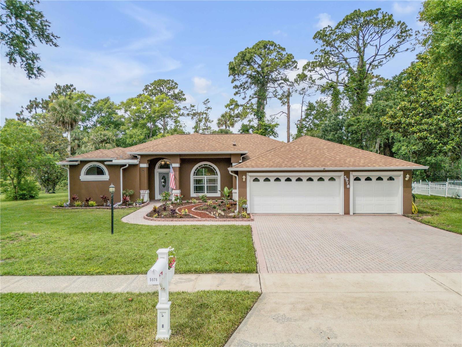 Single Family Residence in PORT ORANGE, FL - Daniel Dourado