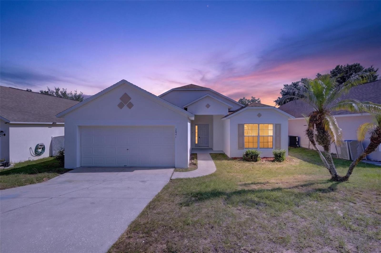 Single Family Residence in GROVELAND, FL - Daniel Dourado
