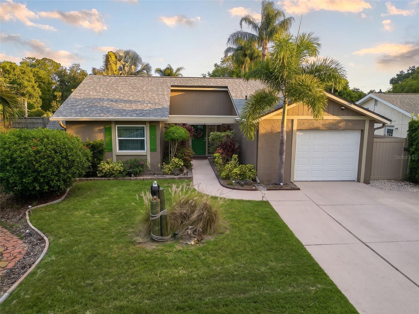 Single Family Residence in DUNEDIN, FL - Daniel Dourado