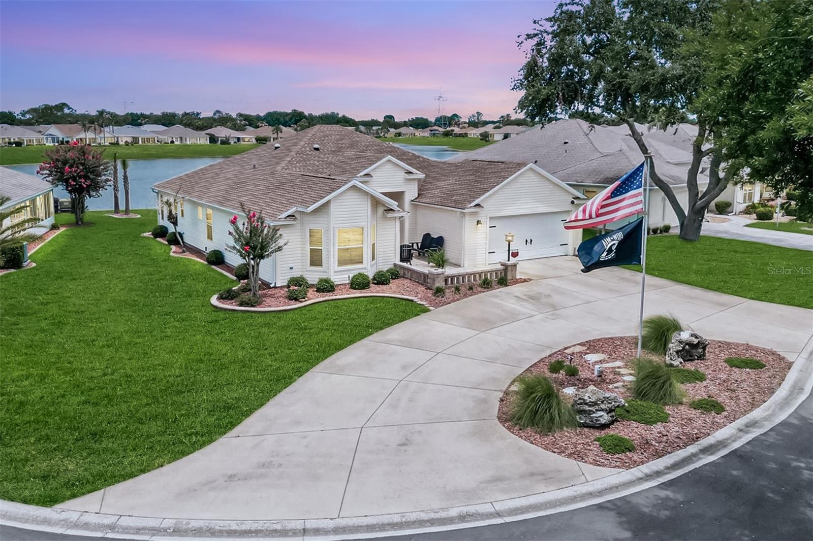 Single Family Residence in THE VILLAGES, FL - Daniel Dourado