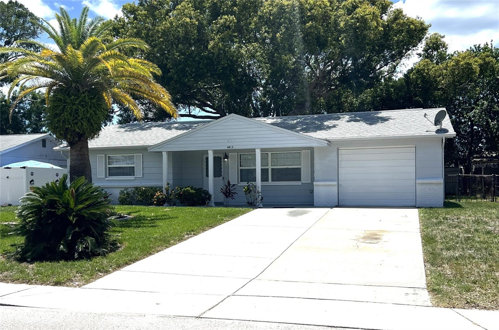 Single Family Residence in NEW PORT RICHEY, FL - Daniel Dourado