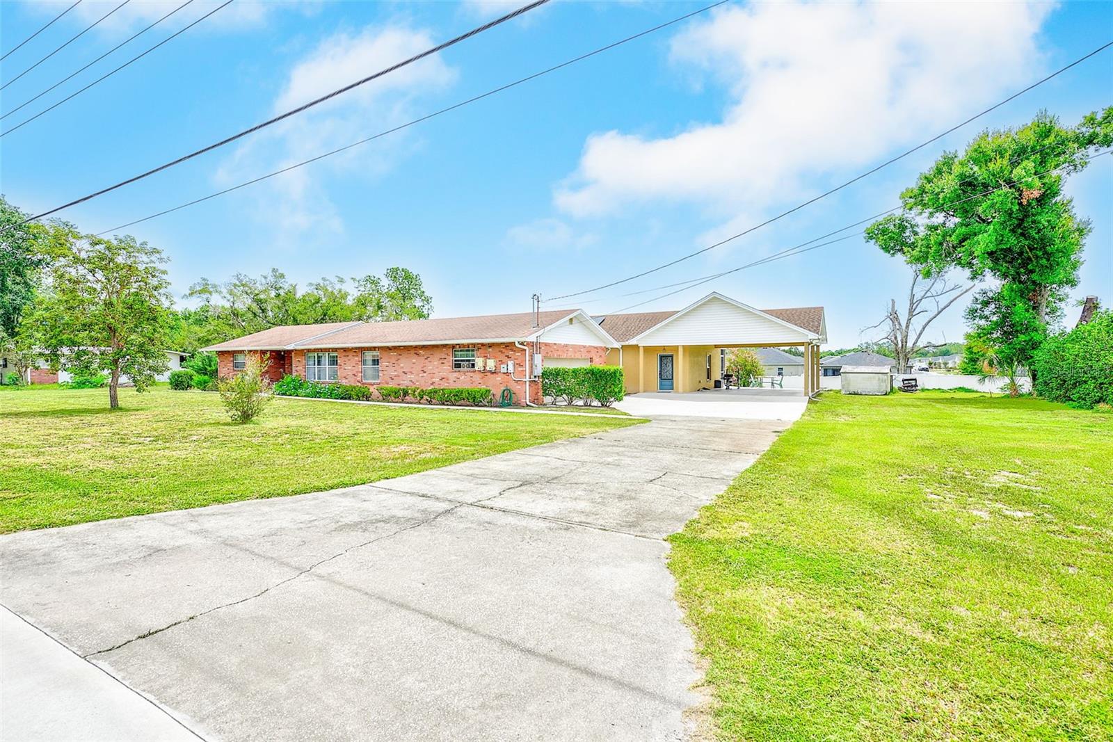Single Family Residence in MULBERRY, FL - Daniel Dourado